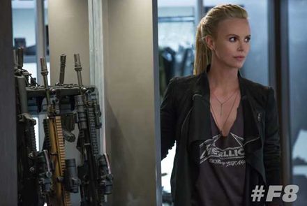 เผยโฉมแล้ว! ภาพแรก Charlize Theron วายร้ายใน Furious 8