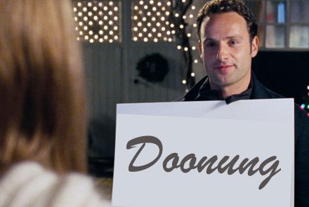 หลังลอยกระทงคืนนี้ ชวนคนข้างๆไปดูหนังเรื่องอะไรดี ?