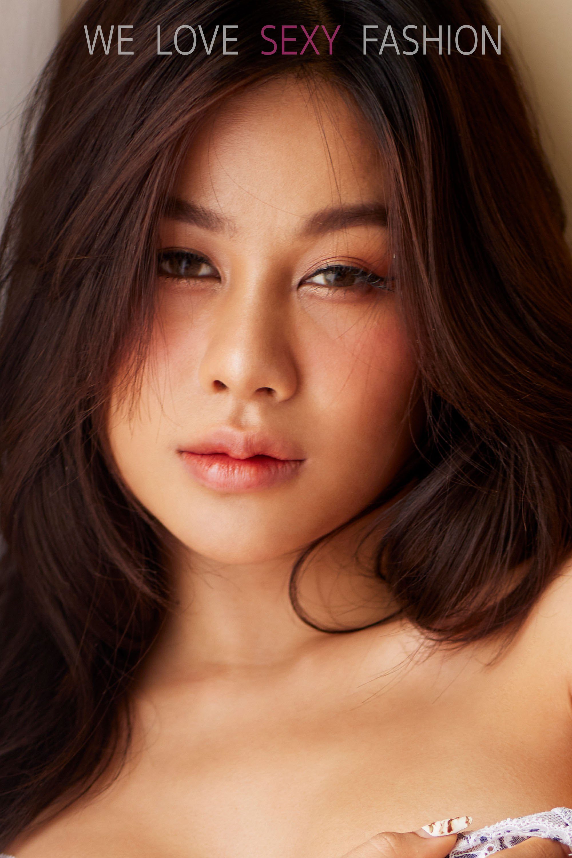 ฟารุ้ง รุ่งมณี ช่วยชู  A'lure Fashion Vol. 136 Farung