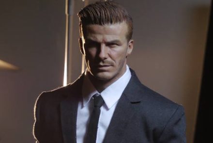 เหมือนมาก!! หุ่นจิ๋ว David Beckham เป๊ะทุกสัดส่วน มีแค่ 30 ชิ้นในโลก ราคาพุ่งหลักแสน (มีรูป)