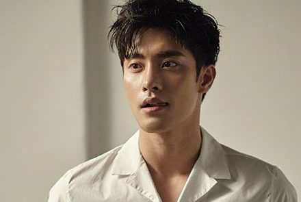 ตามไปดู 9 หนุ่มเกาหลีสุดเซ็กซี่ของปี 2019