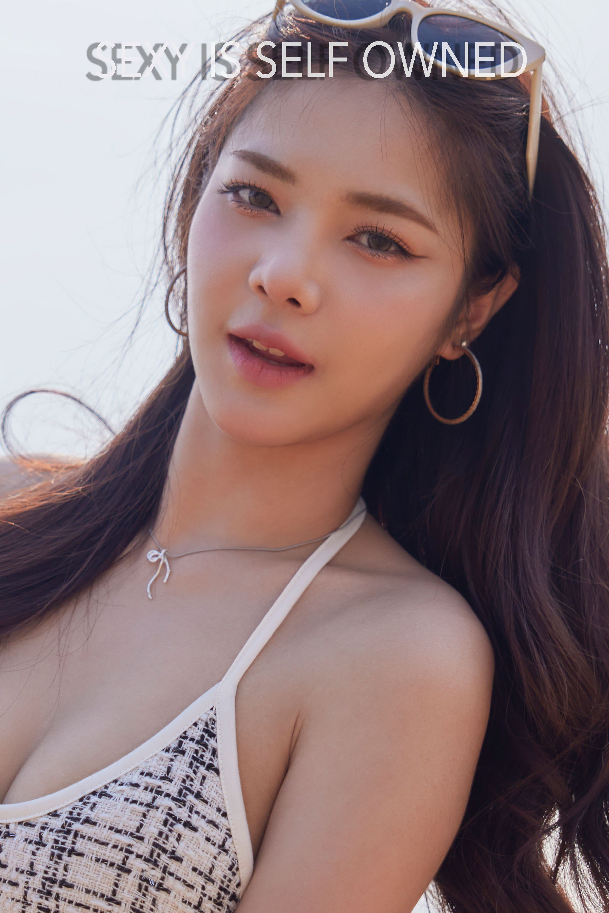 จ๊ะจ๋า ชุติญา แลหน้า A'lure Fashion Vol. 145 Jajaa